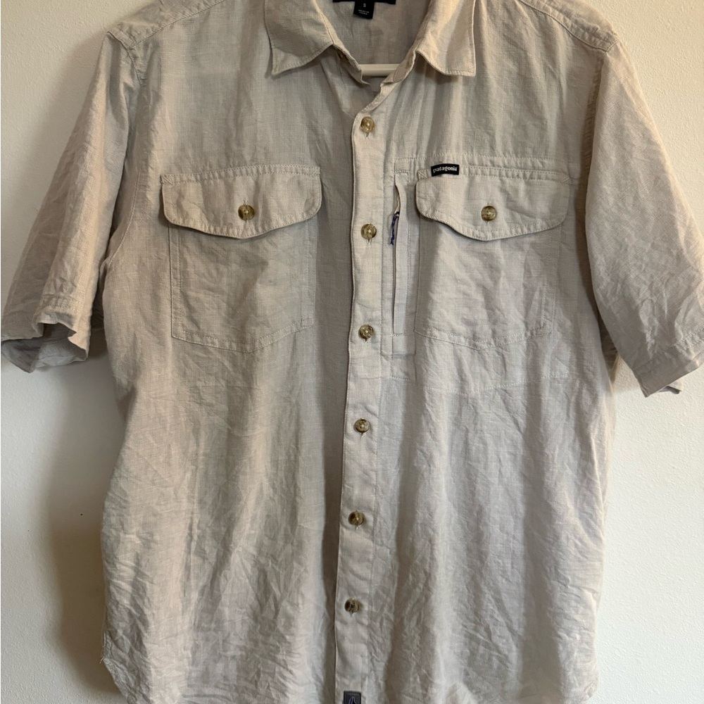Patagonia Men’s Button Down Short Sleeve Shirt Size Smalll
